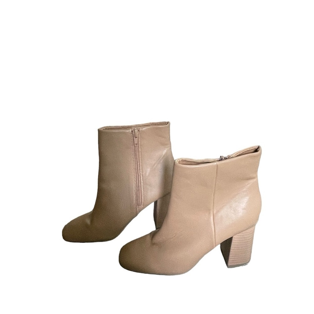 DV Dolce Vita Mellow Stacked Heel Bootie Size 6.5